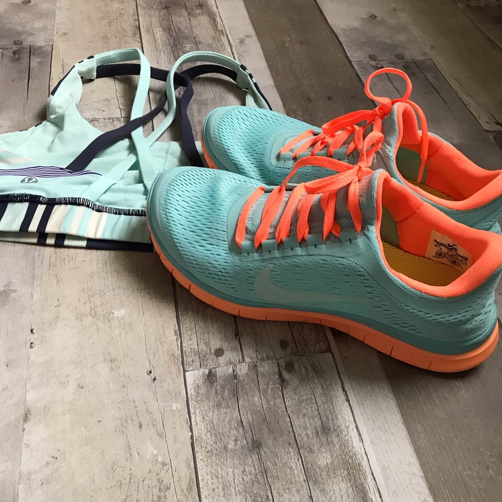 Women’s Nike Free Run Sneakers